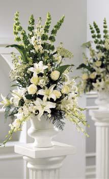 The FTD� Classic White� Arrangement